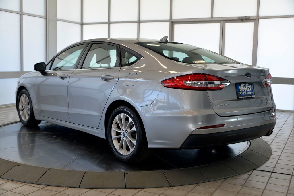 Used 2020 Ford Fusion SE image 6