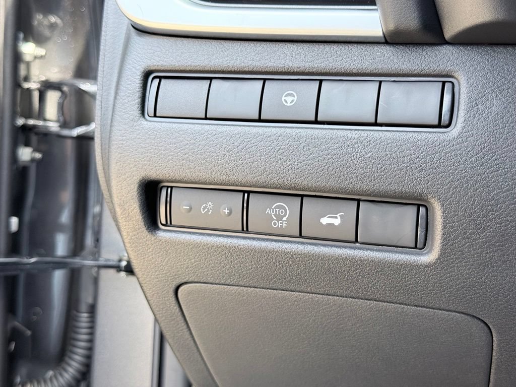 New 2026 Nissan Rogue Dark Armor AWD/4WD image 17