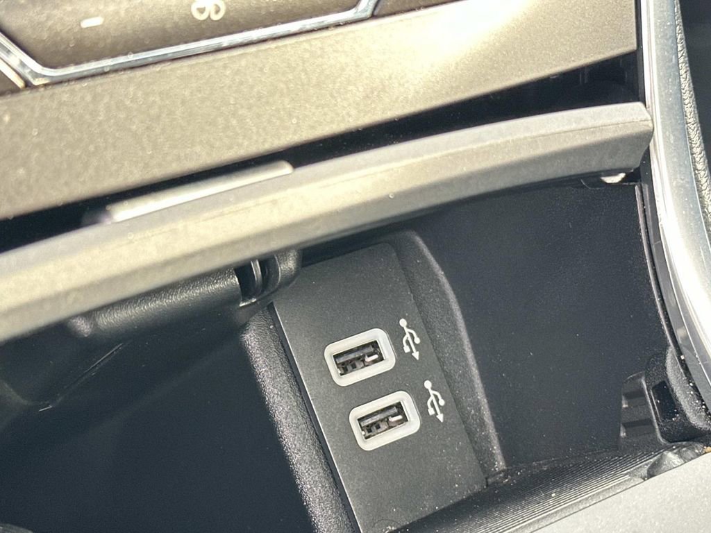 Used 2016 Ford Edge Titanium w/ Equipment Group 302A image 14