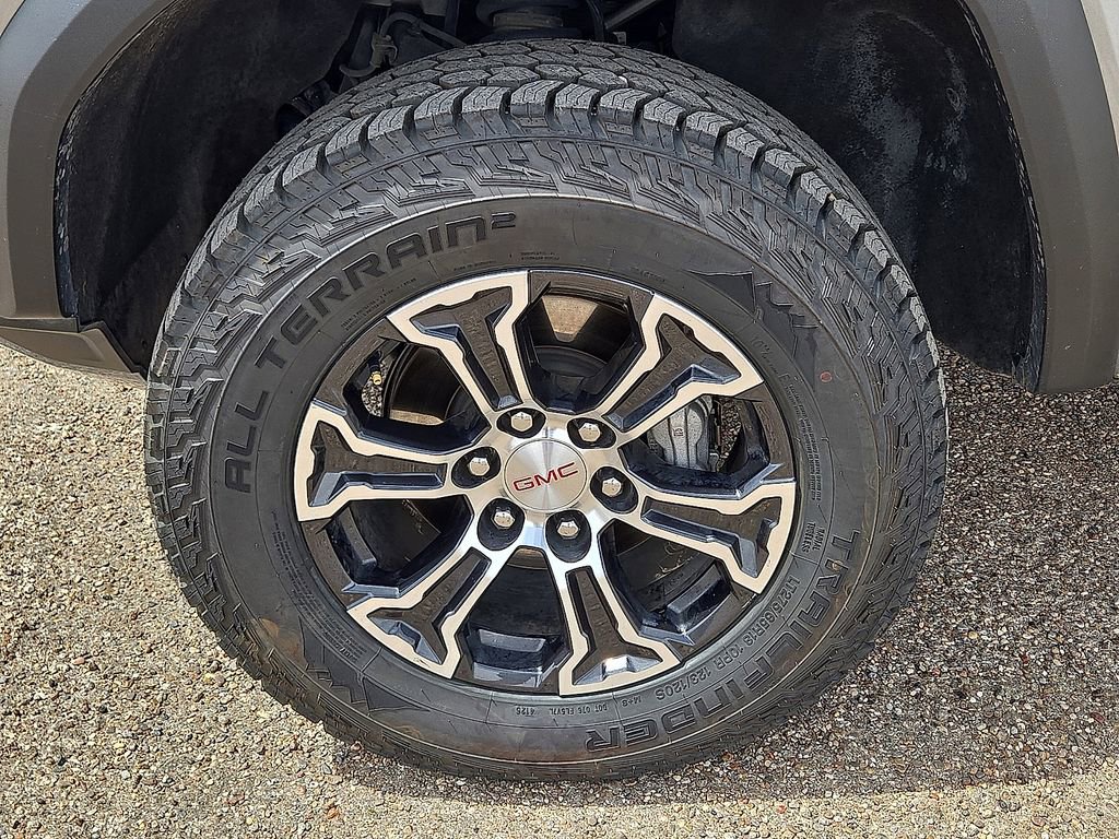 Used 2024 GMC Canyon AT4 w/ AT4 Premium Package AWD/4WD image 10