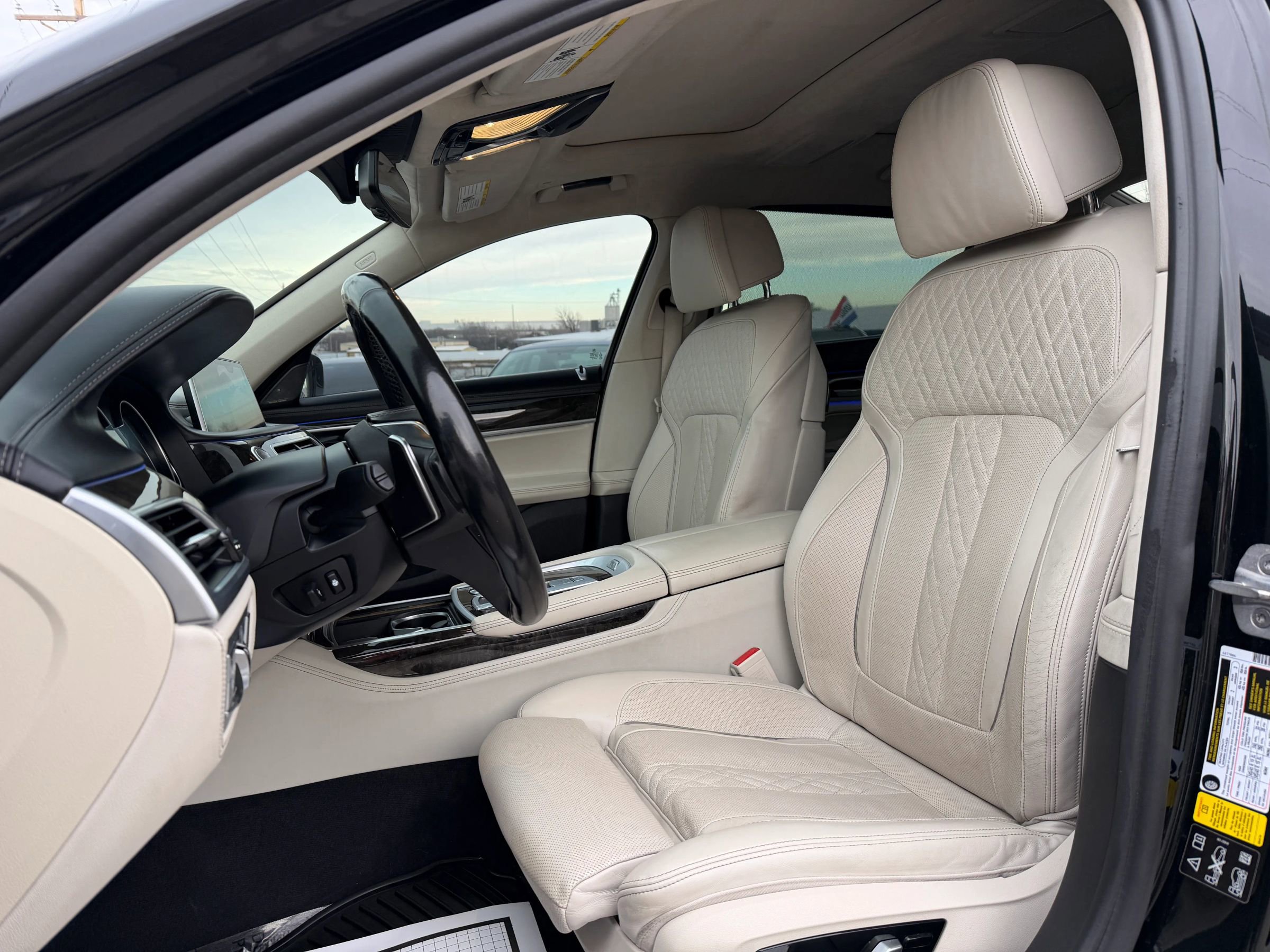 Used 2018 BMW 750i xDrive AWD/4WD image 11