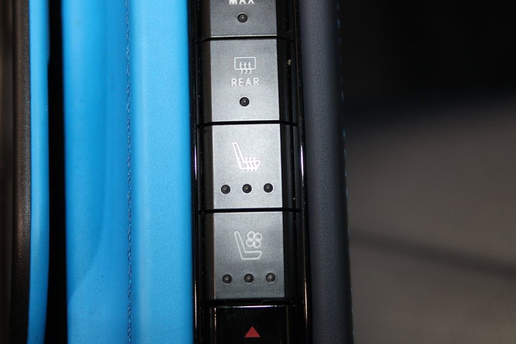 Used 2023 Chevrolet Corvette Stingray Premium Conv w/ Stealth Interior Trim Package image 47