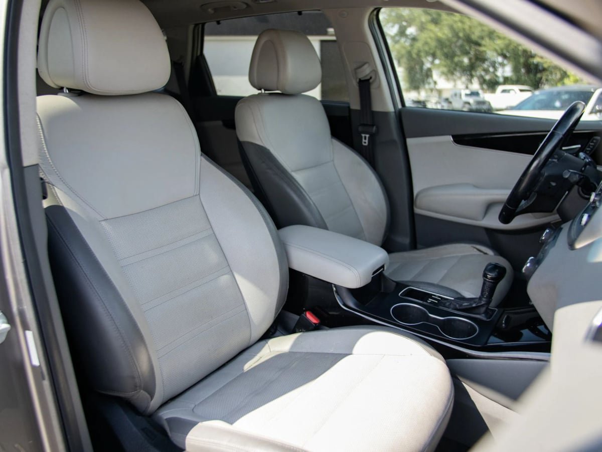 Used 2016 Kia Sorento SX FWD image 26