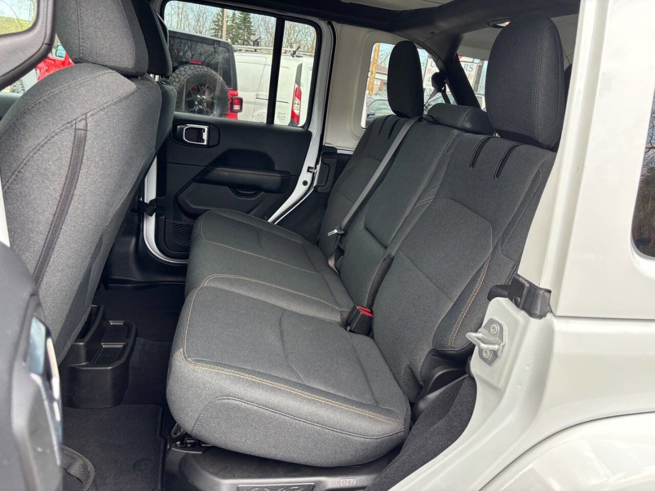 Used 2025 Jeep Wrangler Unlimited Sahara w/ Safety Group image 13