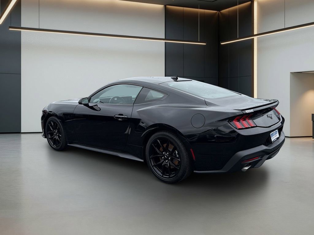 Used 2024 Ford Mustang Coupe RWD image 3