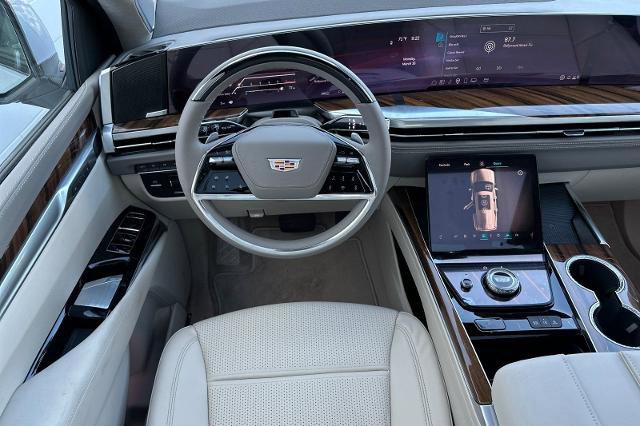 New 2026 Cadillac Escalade ESV Platinum Sport w/ LPO, ONYX Package image 15