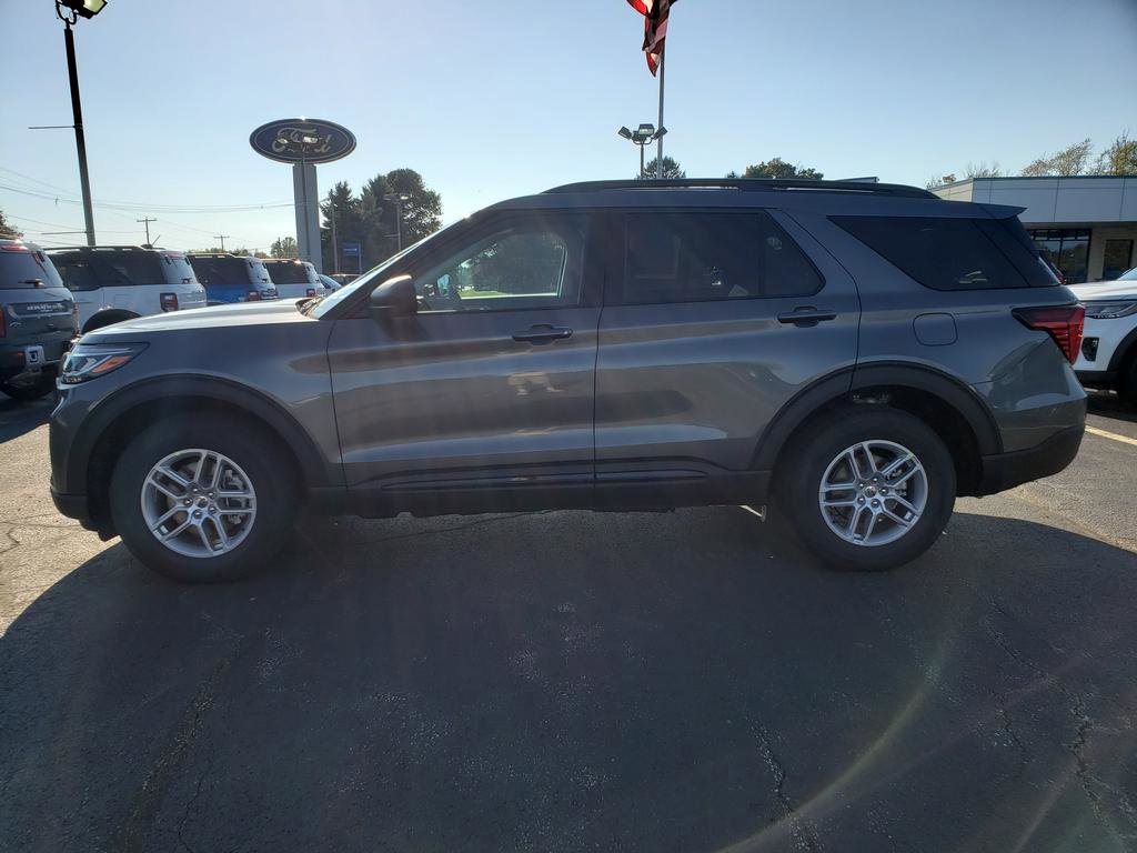 New 2026 Ford Explorer Active image 4