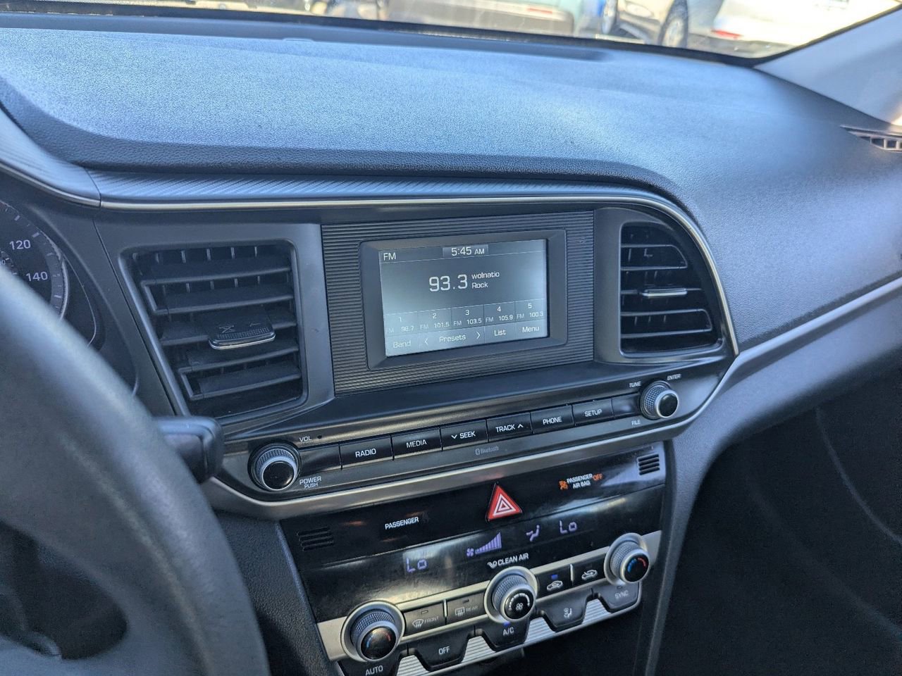 Used 2020 Hyundai Elantra SE w/ Cargo Package (C1) image 23