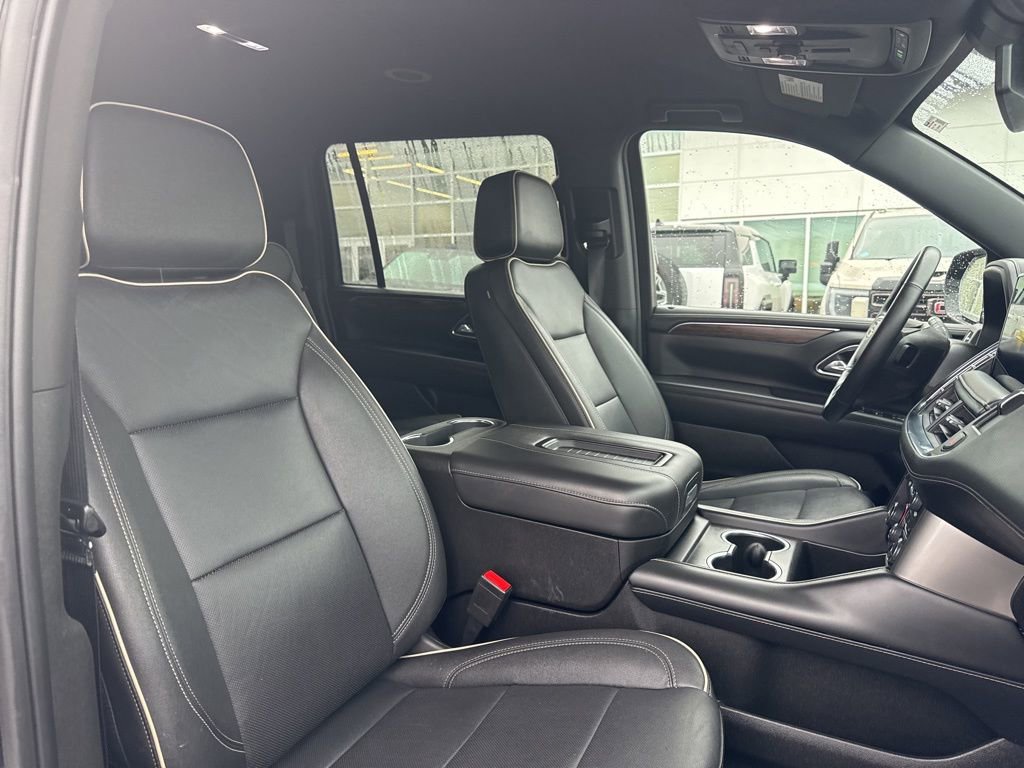 Used 2023 Chevrolet Suburban Premier image 22