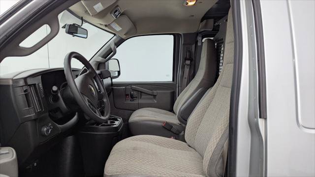 Used 2024 Chevrolet Express 2500 w/ Driver Convenience Package RWD image 14