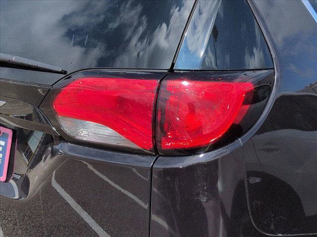 Used 2017 Chrysler Pacifica Touring image 7