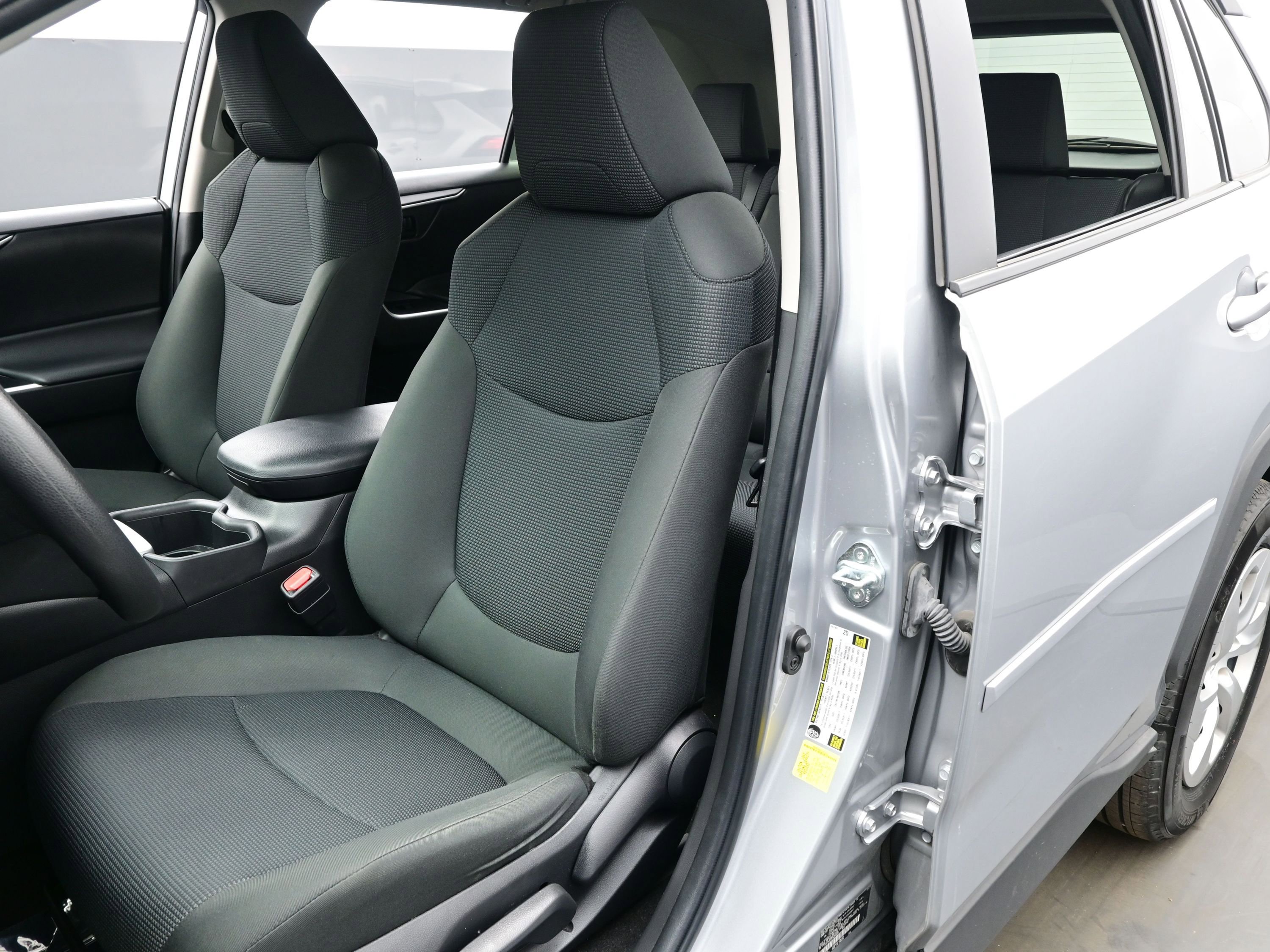 Used 2023 Toyota RAV4 LE image 11