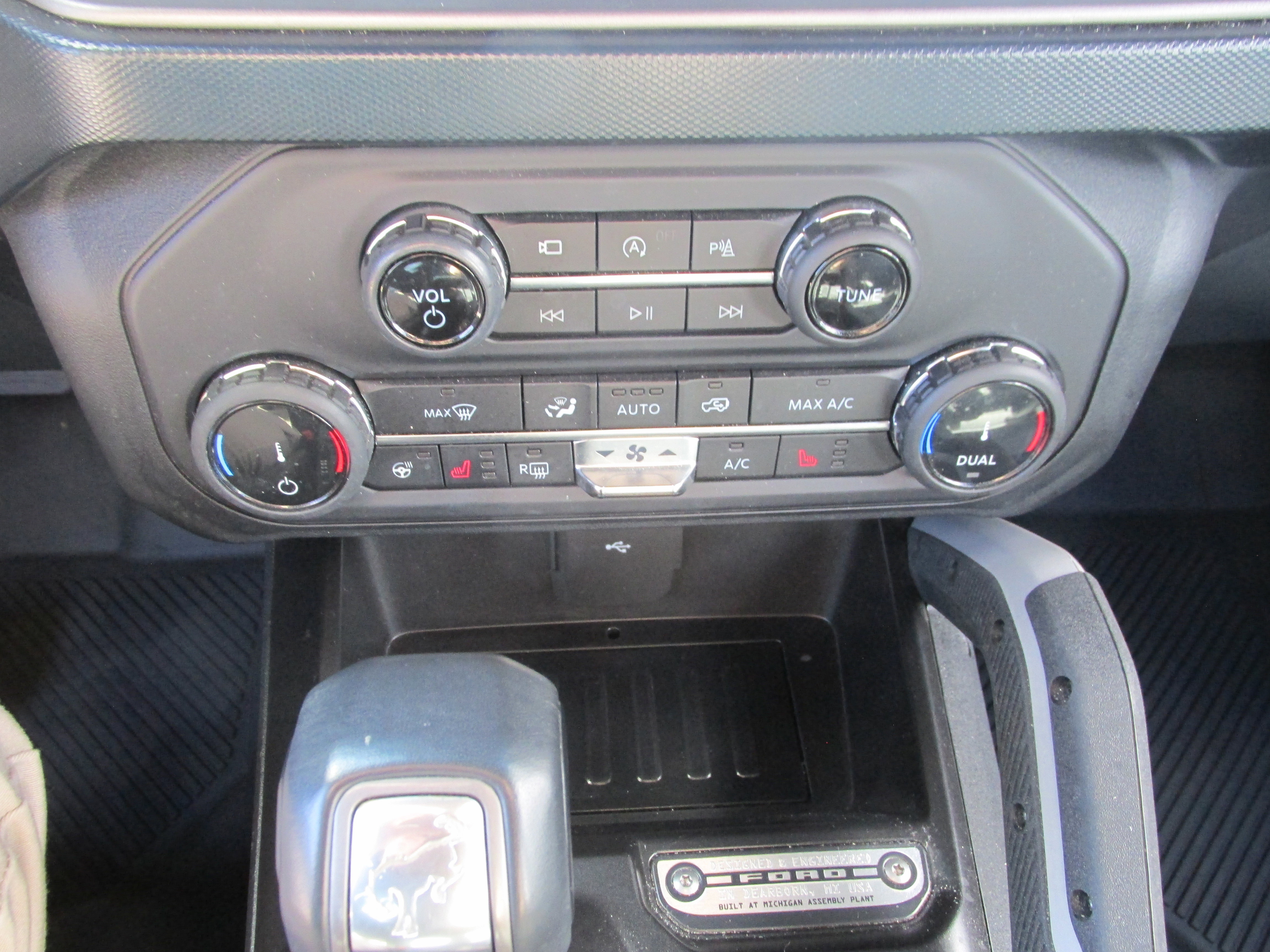 Used 2022 Ford Bronco Outer Banks image 35