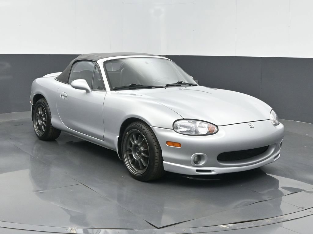 Used 1999 MAZDA MX-5 Miata RWD image 2