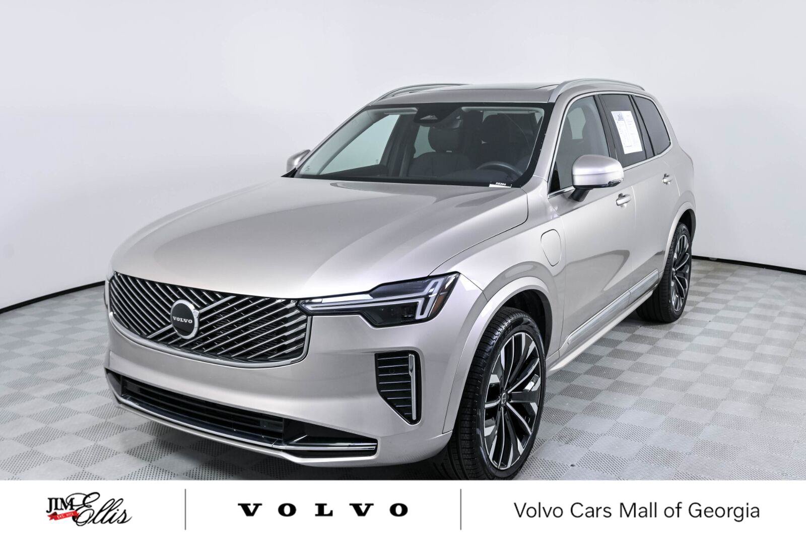 Certified 2025 Volvo XC90 T8 Core AWD/4WD image 1