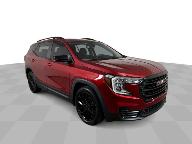 Used 2023 GMC Terrain SLE w/ Driver Convenience Package image 2