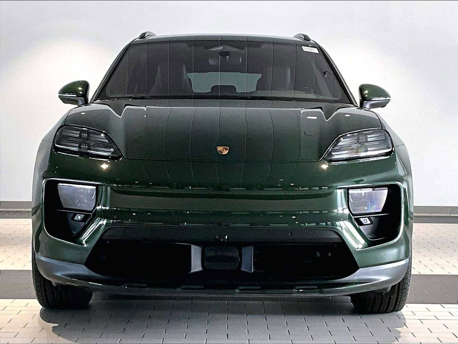 Used 2025 Porsche Macan 4S Electric image 13