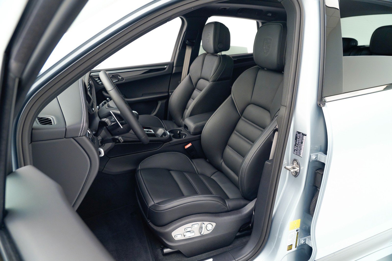 New 2026 Porsche Macan S image 5