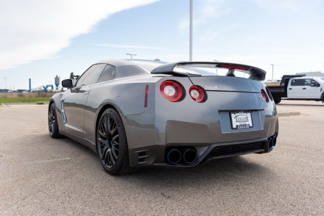 Used 2016 Nissan GT-R Premium image 5