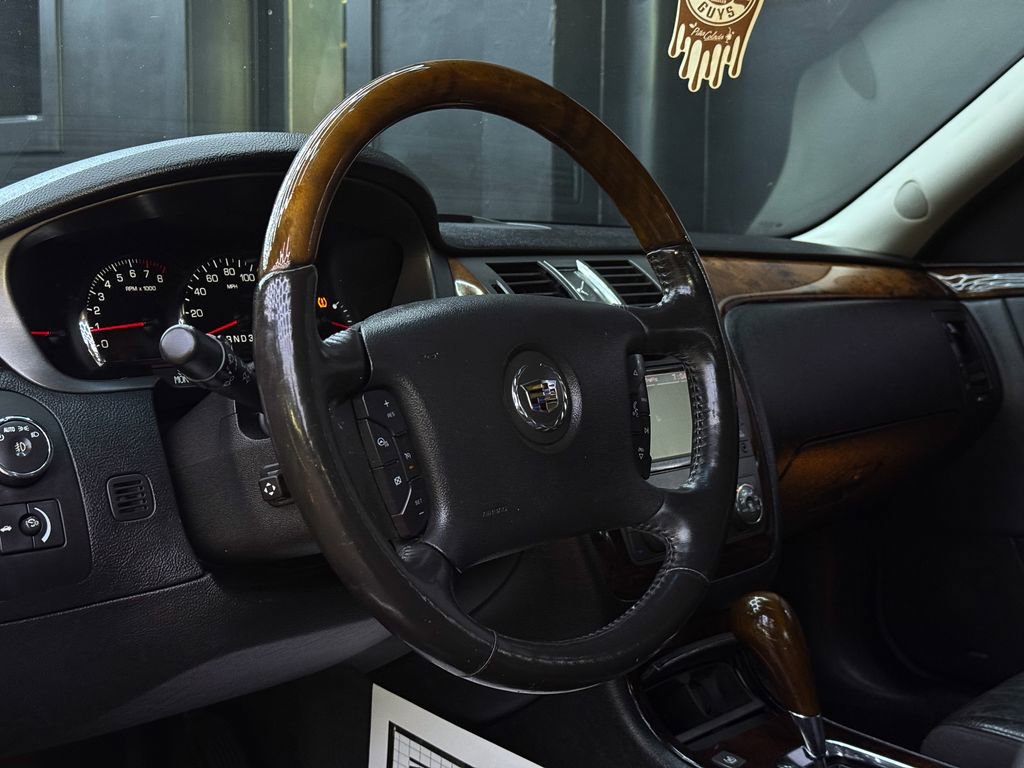 Used 2010 Cadillac DTS Premium FWD image 14