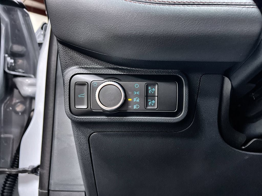 New 2026 Ford Explorer Active AWD/4WD image 13