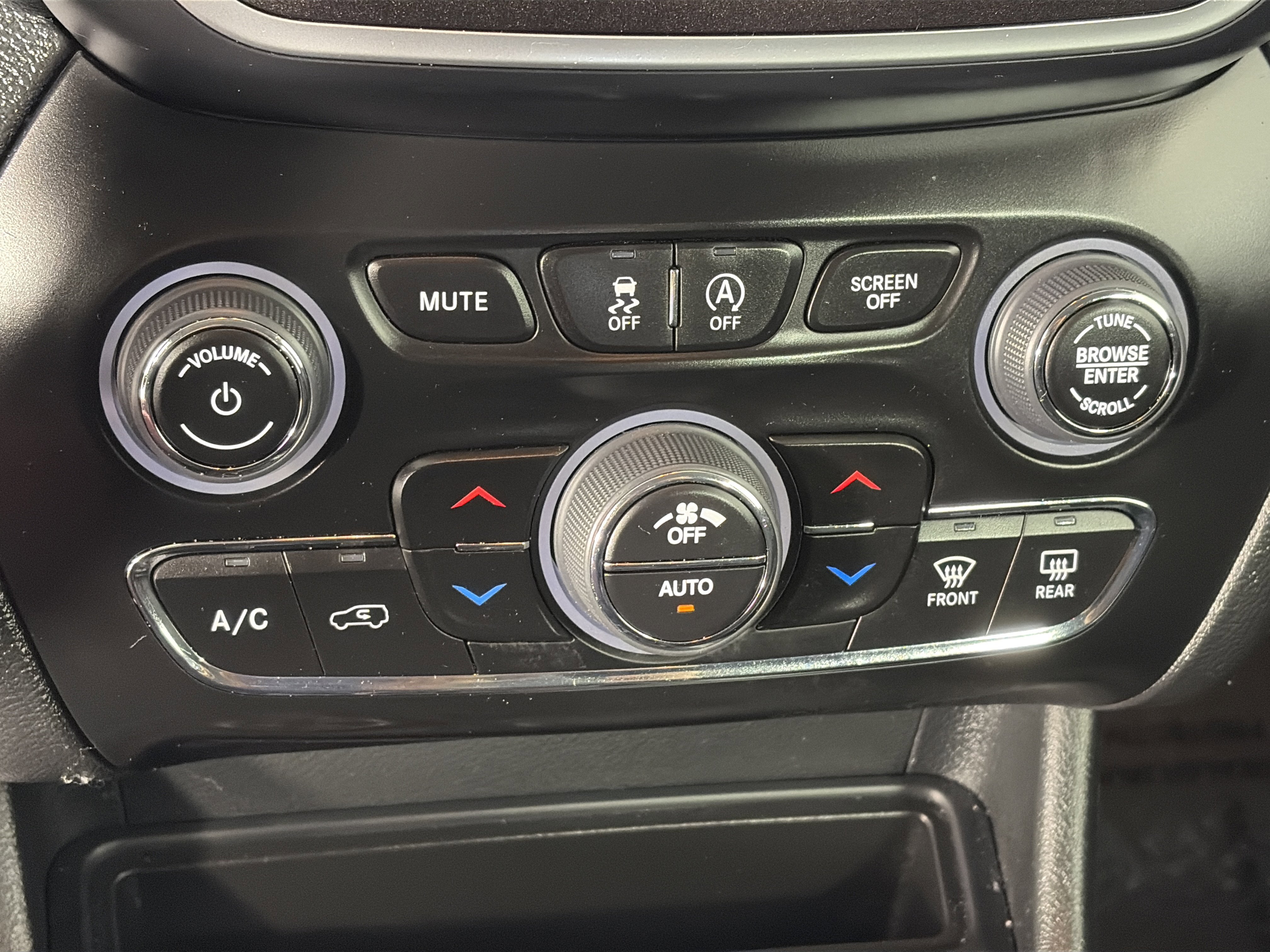 Used 2022 Jeep Cherokee Trailhawk w/ Premium Leather Package image 23