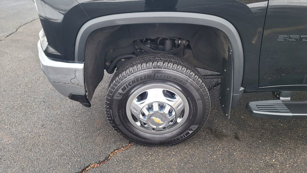 Used 2024 Chevrolet Silverado 3500 LT w/ Convenience Package AWD/4WD image 6