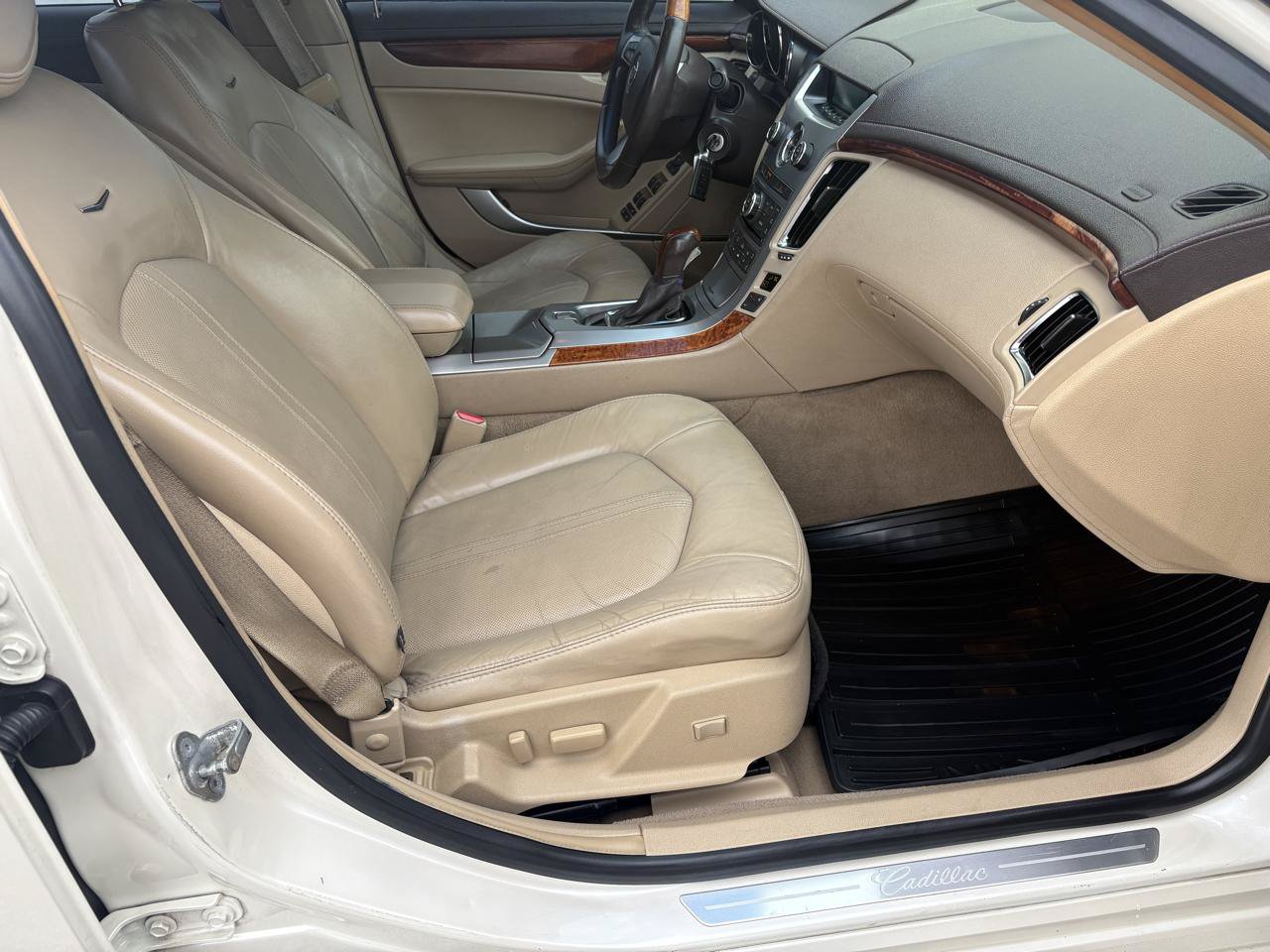 Used 2011 Cadillac CTS Luxury RWD image 14