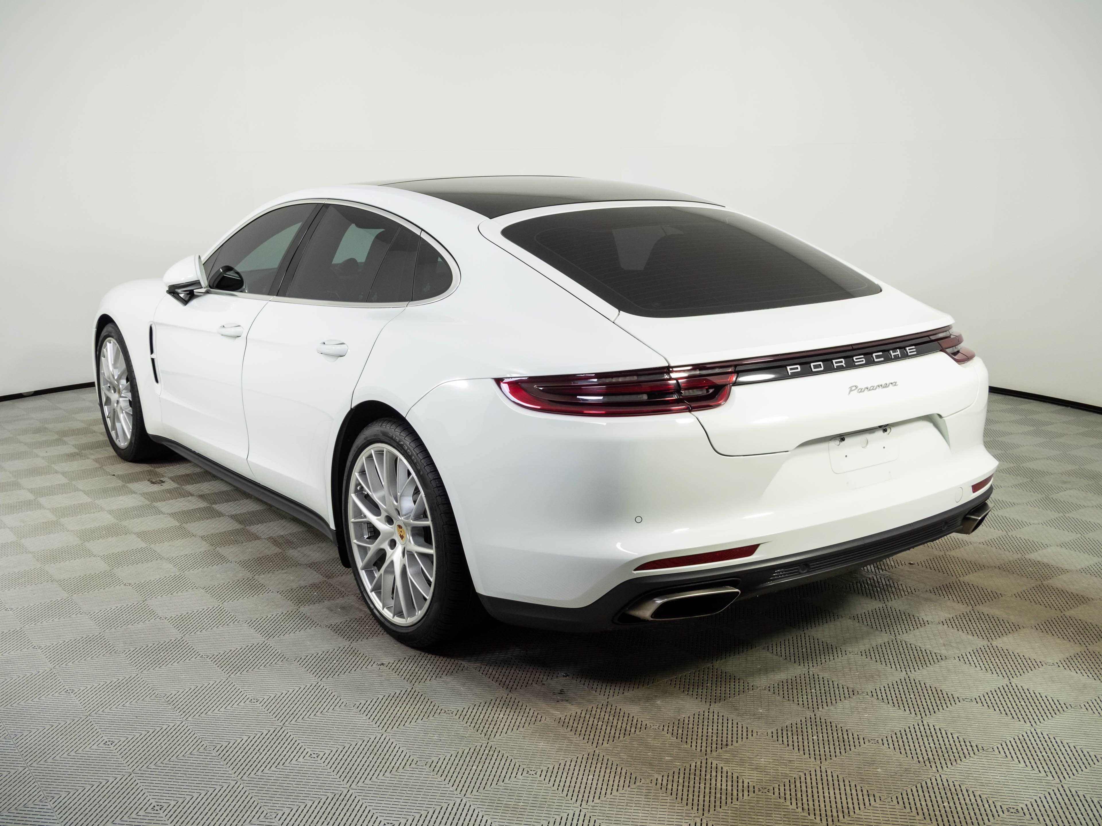 Used 2019 Porsche Panamera 4 AWD/4WD image 3