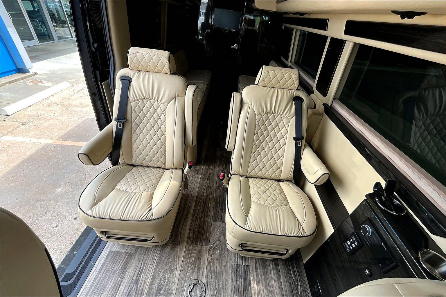 Used 2021 Mercedes-Benz Sprinter 3500 image 27