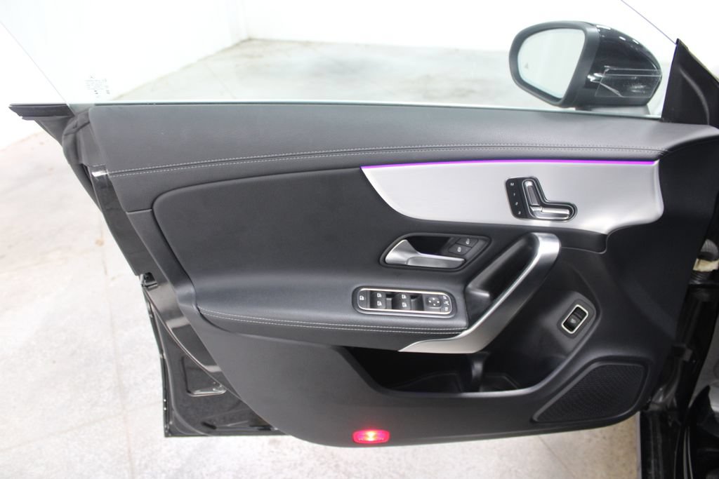 Used 2025 Mercedes-Benz CLA 250 image 17