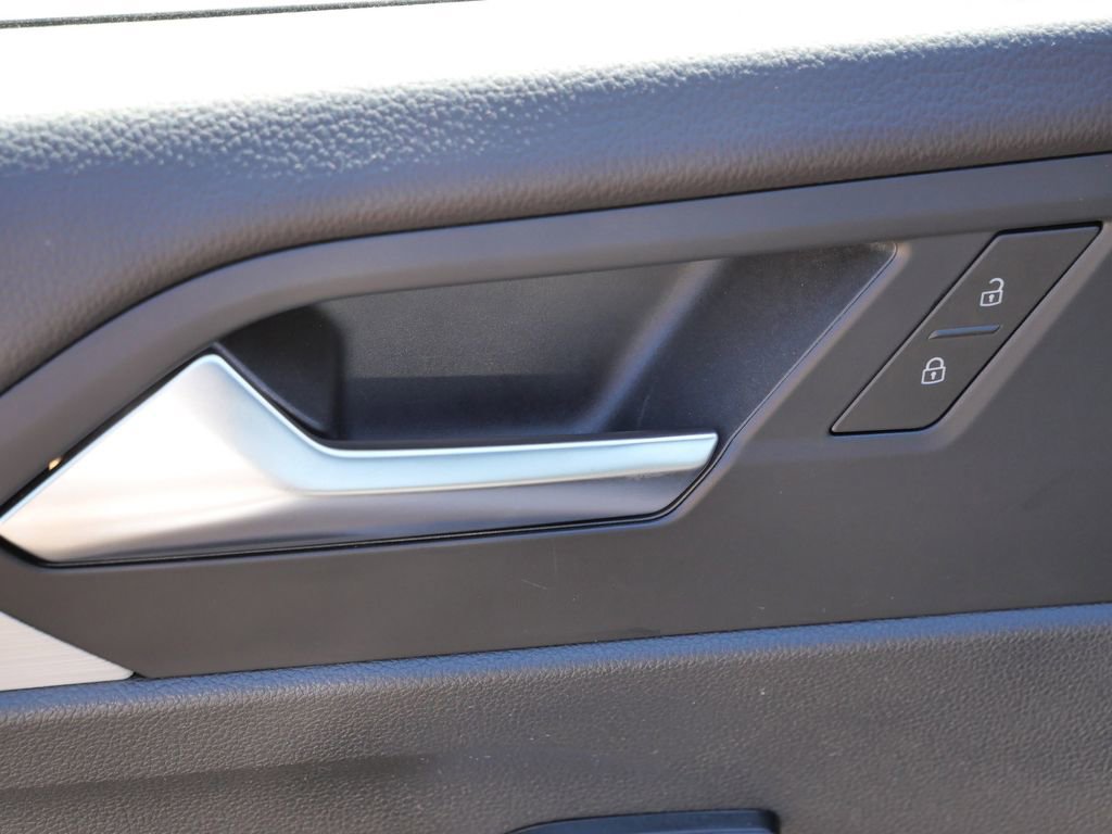 Used 2025 Volkswagen Jetta Sport image 33