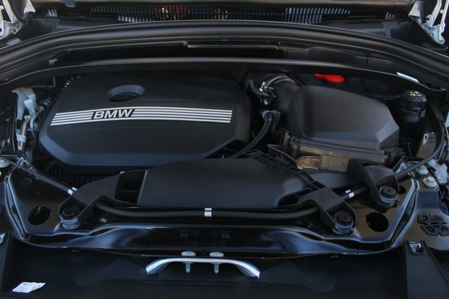 Used 2025 BMW X1 xDrive28i w/ Premium Package image 3