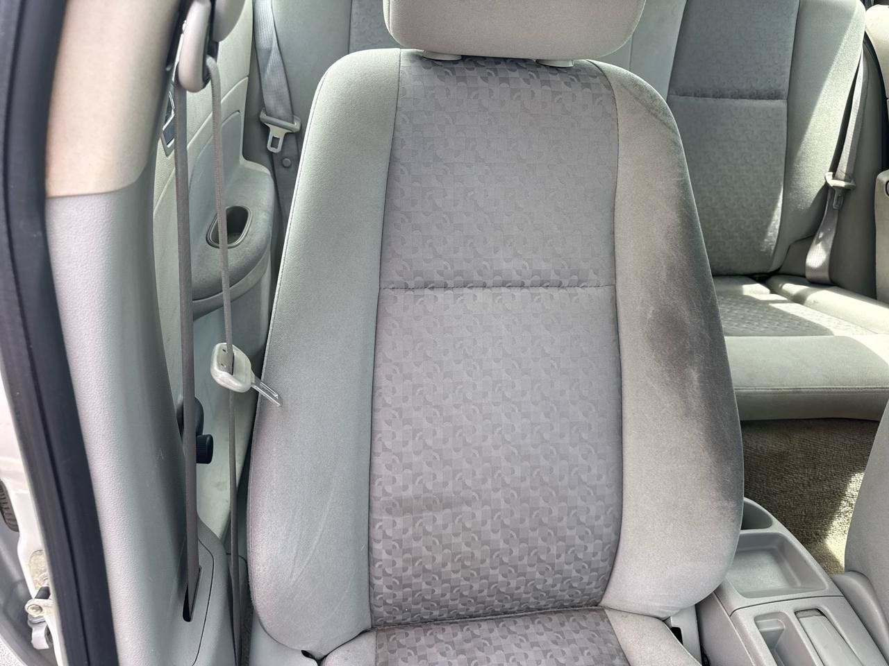 Used 2005 Chevrolet Cobalt Sedan FWD image 10