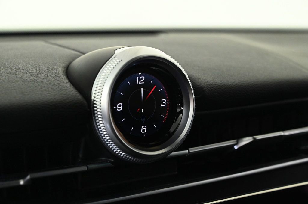 Used 2024 Maserati Grecale GT image 18
