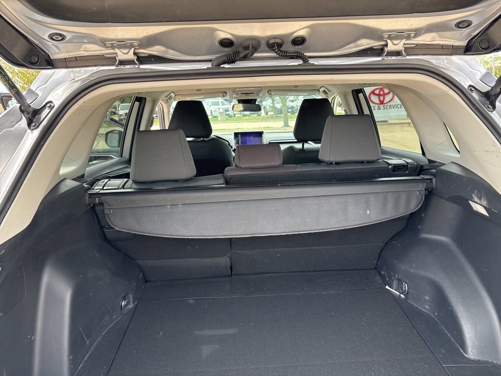 Used 2025 Toyota RAV4 XLE AWD/4WD image 22