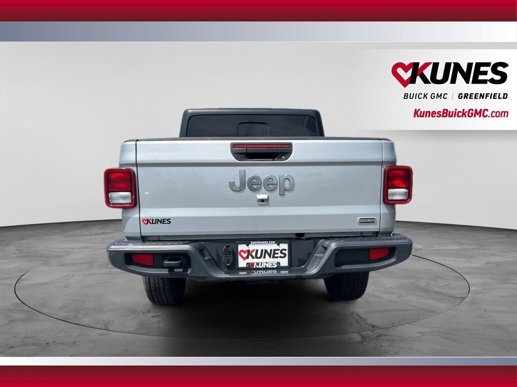 Used 2023 Jeep Gladiator Overland AWD/4WD image 8