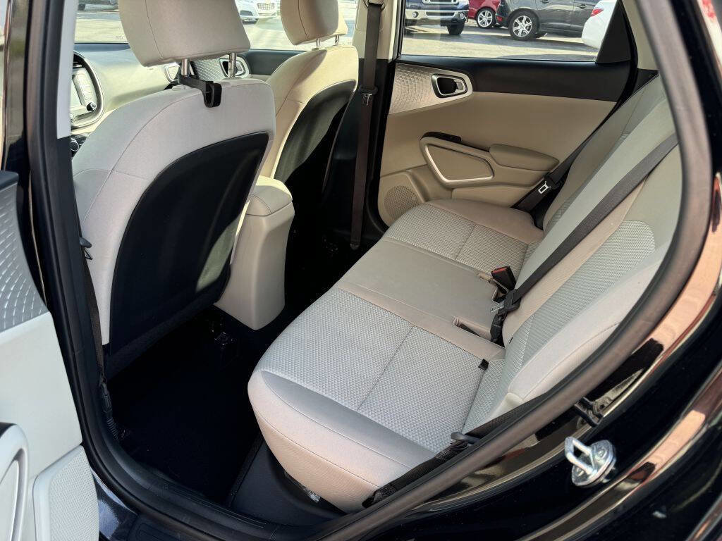 Used 2021 Kia Soul LX image 6