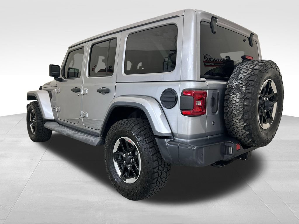 Used 2018 Jeep Wrangler Unlimited Sahara AWD/4WD image 3