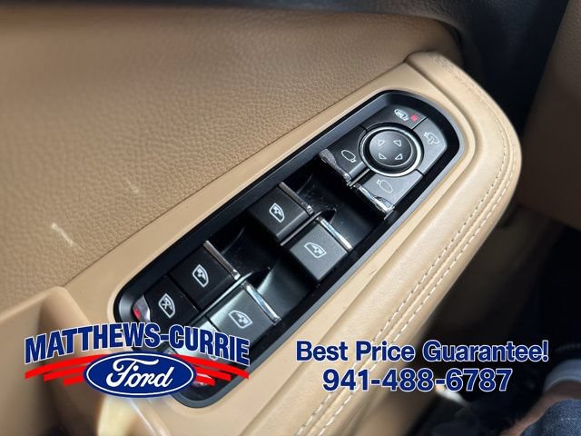 Used 2018 Porsche Macan AWD/4WD image 24