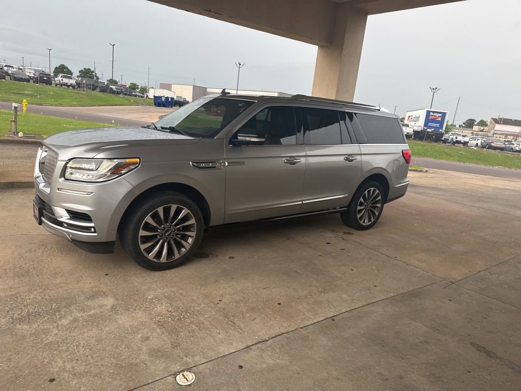 Used 2020 Lincoln Navigator L Reserve w/ Luxury Package AWD/4WD image 6