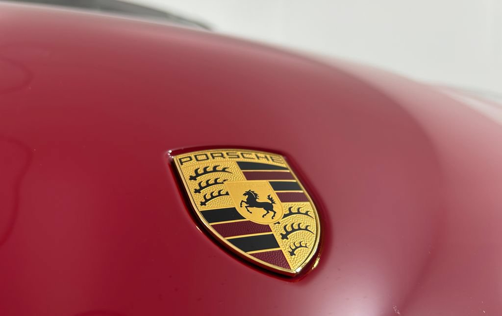 Certified 2025 Porsche Macan AWD/4WD image 12