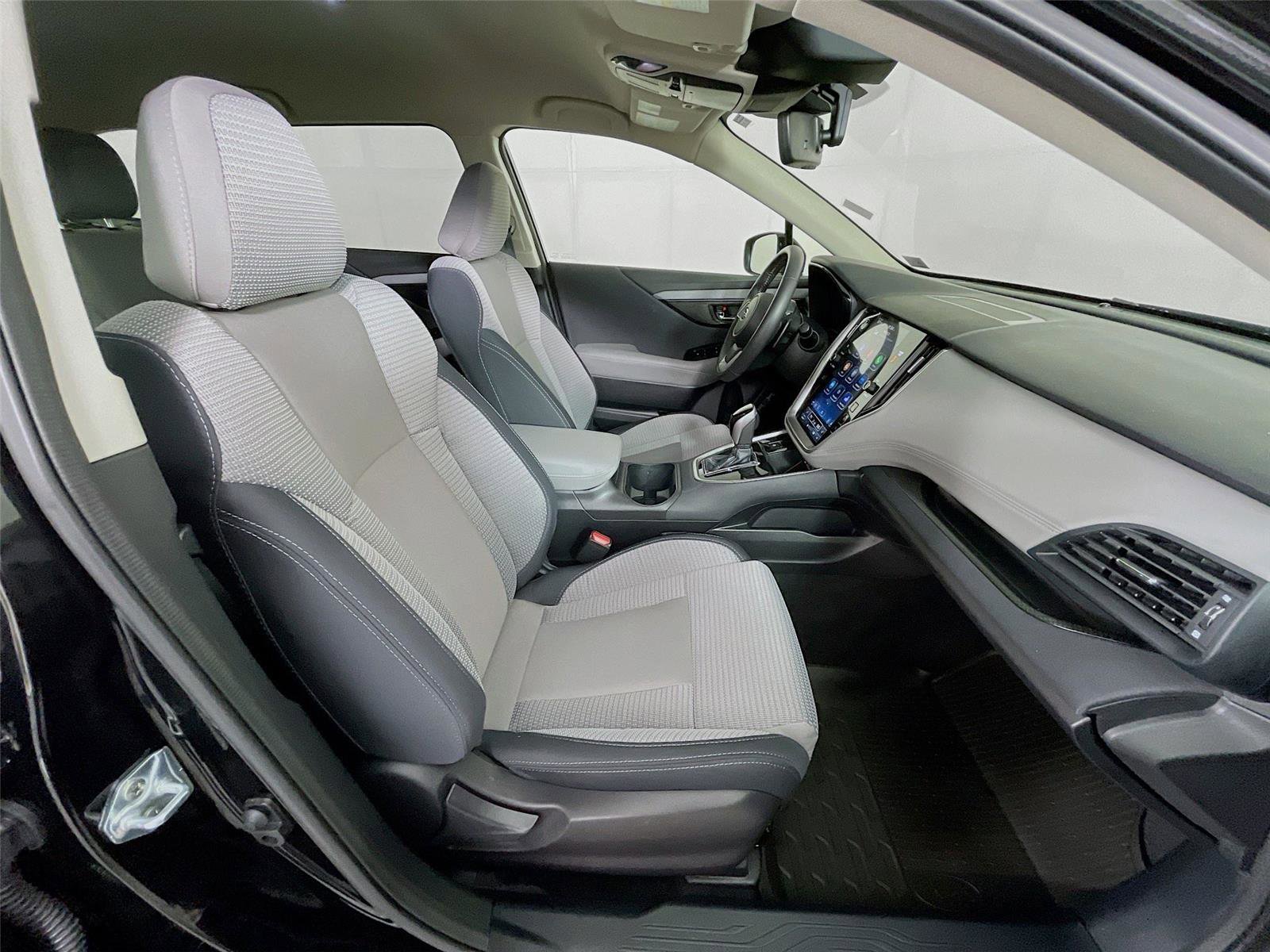 Used 2025 Subaru Outback Premium image 30