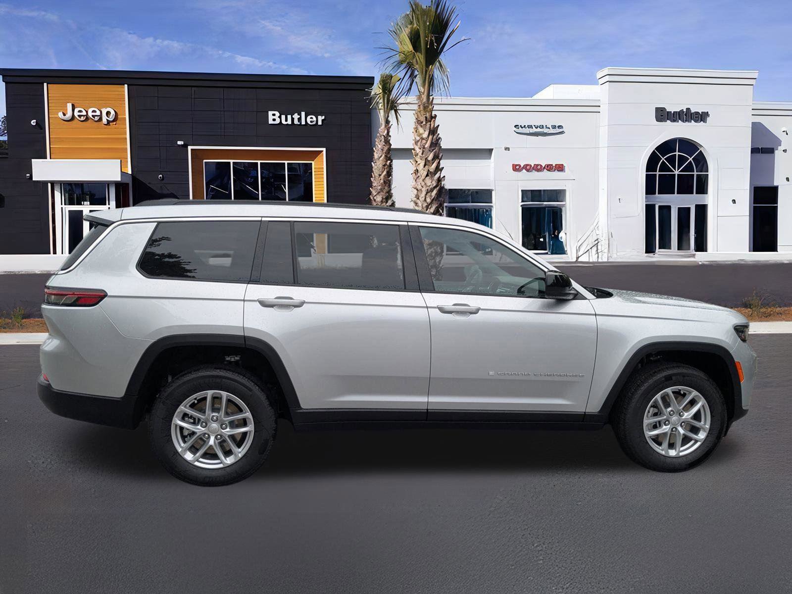 New 2025 Jeep Grand Cherokee L Laredo image 7