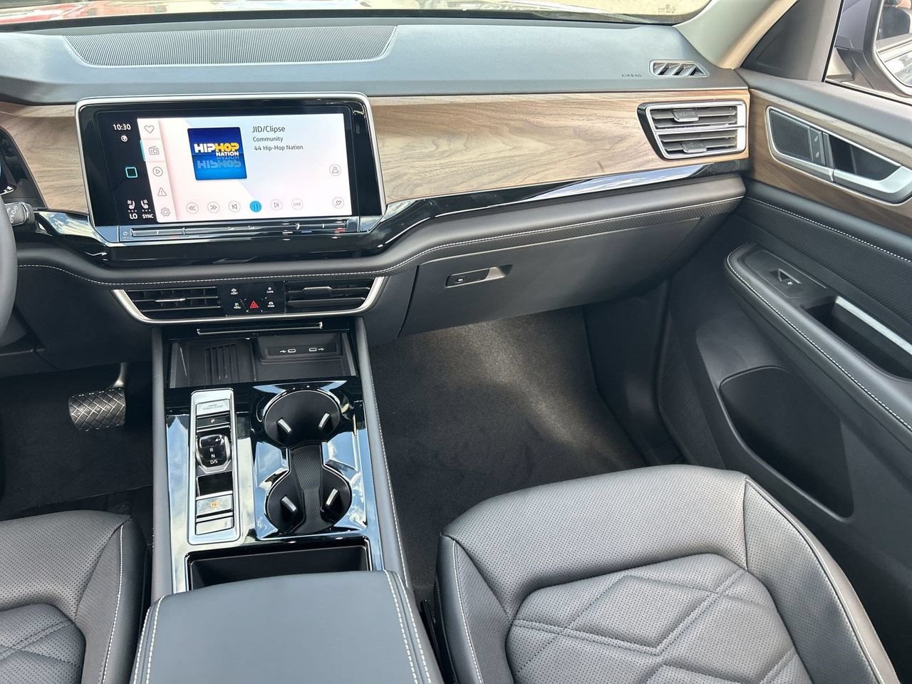 New 2026 Volkswagen Atlas SE FWD image 12