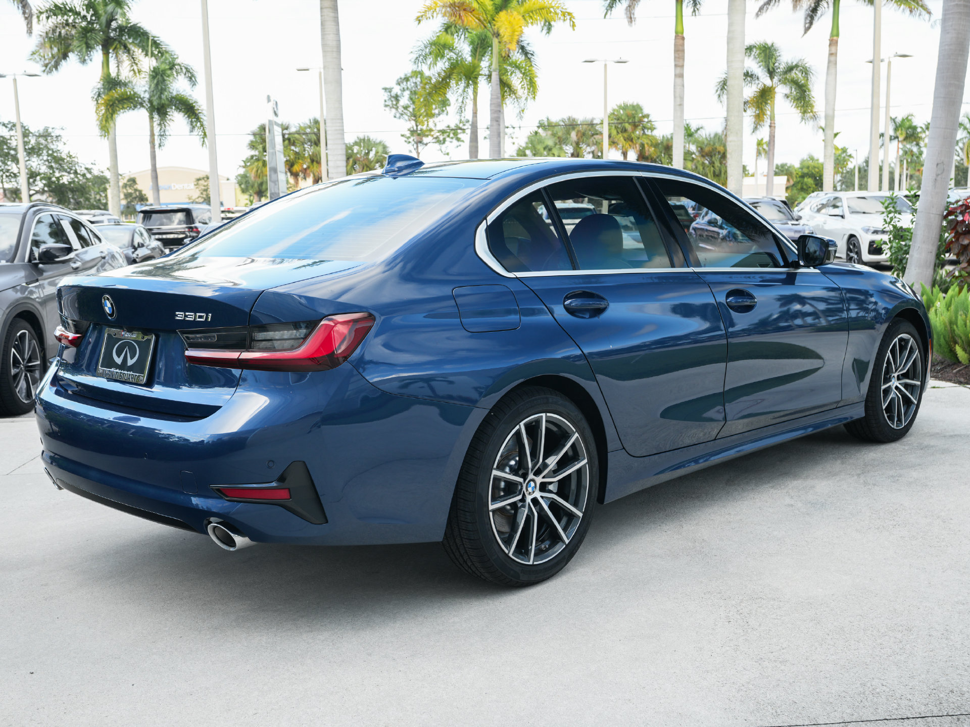 Used 2022 BMW 330i Sedan w/ Driving Assistance Package RWD image 32