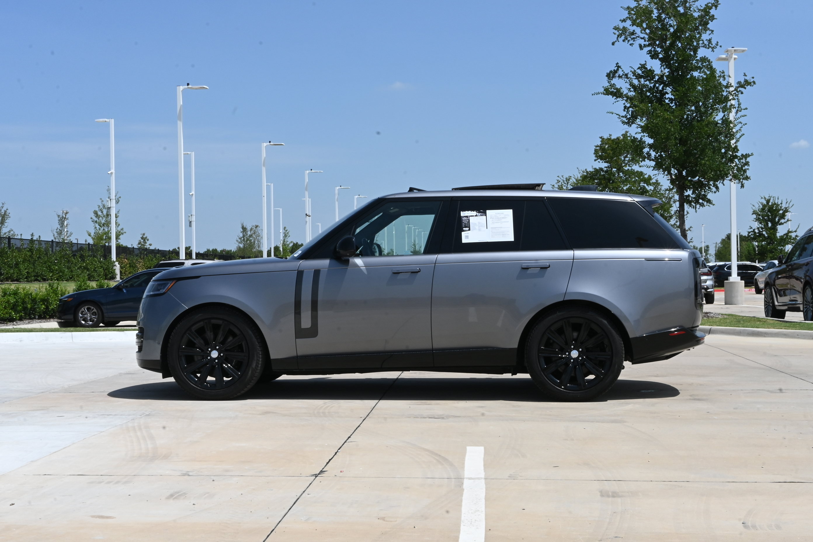 Used 2023 Land Rover Range Rover SE AWD/4WD image 5
