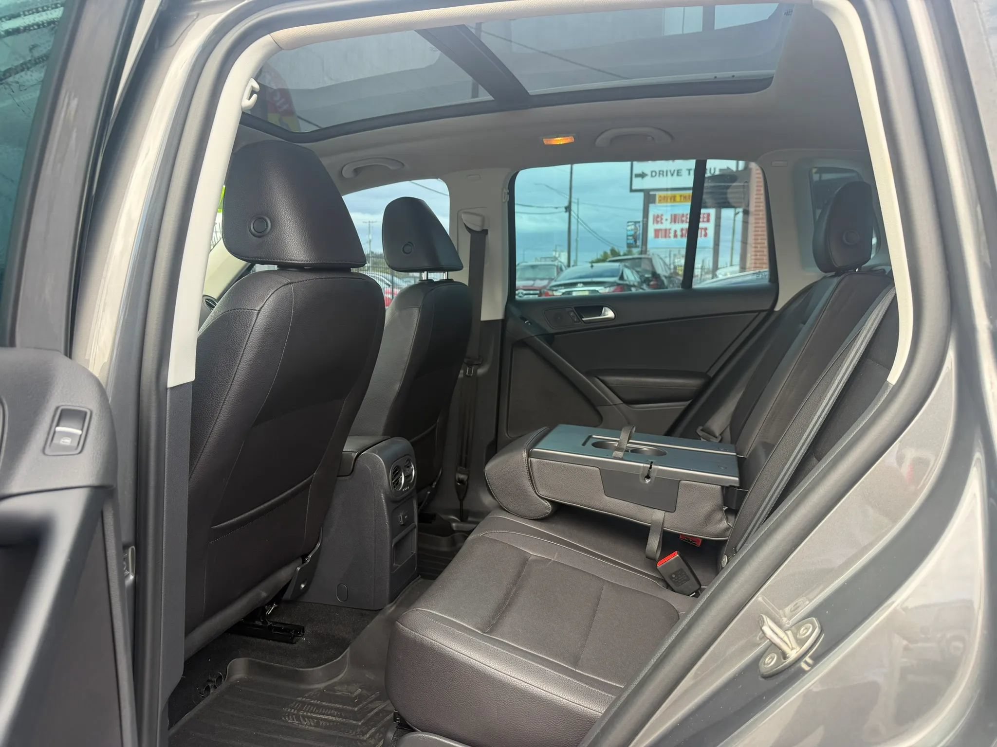 Used 2016 Volkswagen Tiguan SE FWD image 15
