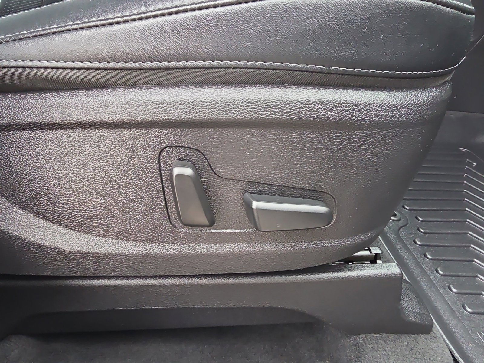 Used 2022 Kia Telluride SX w/ SX Prestige Package image 33