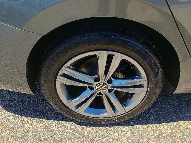Used 2024 Volkswagen Jetta SE FWD image 10